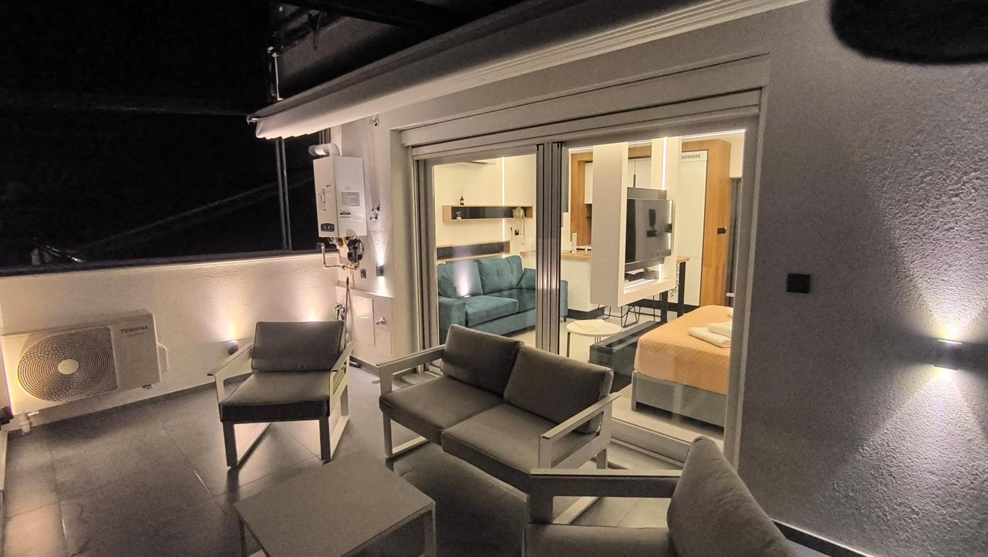 Larisa Absolute Suites, Sky View Smart Home מראה חיצוני תמונה